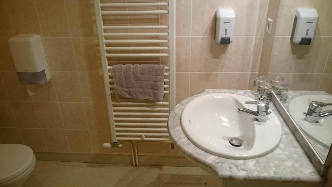 Chambres D'Hotes De L'Auberge L'Astrassadou Rezentieres ภายนอก รูปภาพ